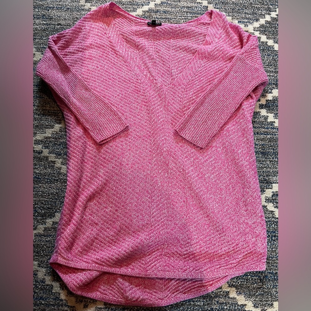 Express Size M V-neck Sweeter Pink/White